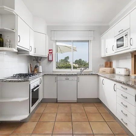Stylish 3 Bedroom In Vila Sol Apartment