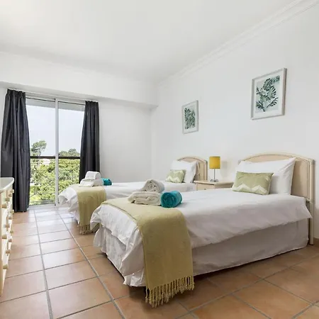 Stylish 3 Bedroom In Vila Sol Cabeco de Camara